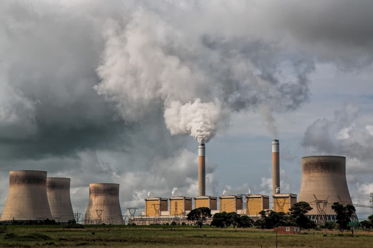Anker SOLIX C2000 vs Bluetti Elite 200 V2: Which 2kWh Power Station Wins in 2026?