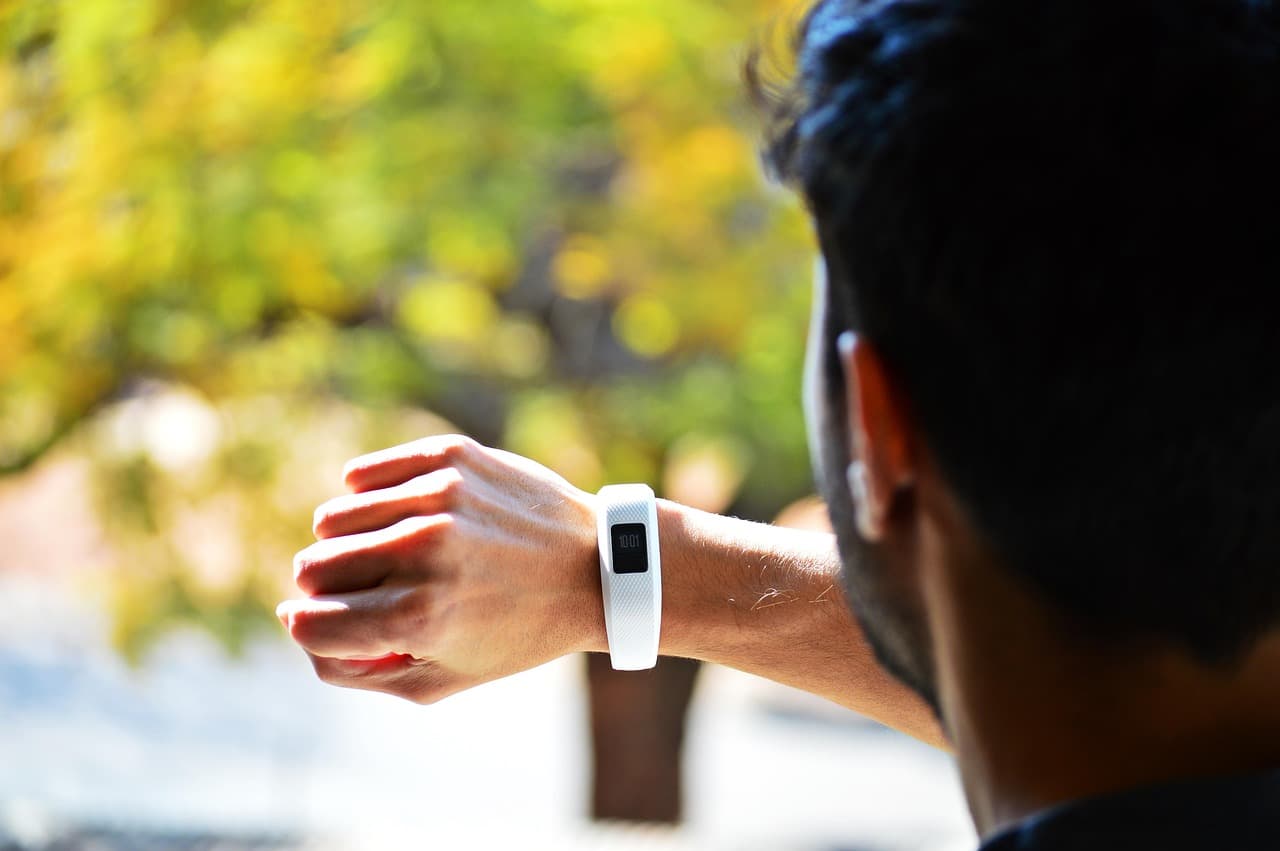 Garmin vs Apple Watch in 2026: Which Smartwatch Should You Buy?