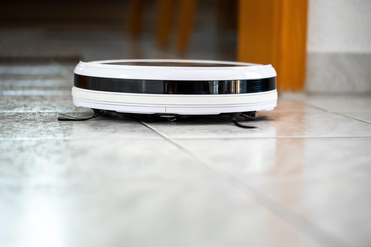 Roborock S8 vs Roomba j9+: It Comes Down to Your Floors