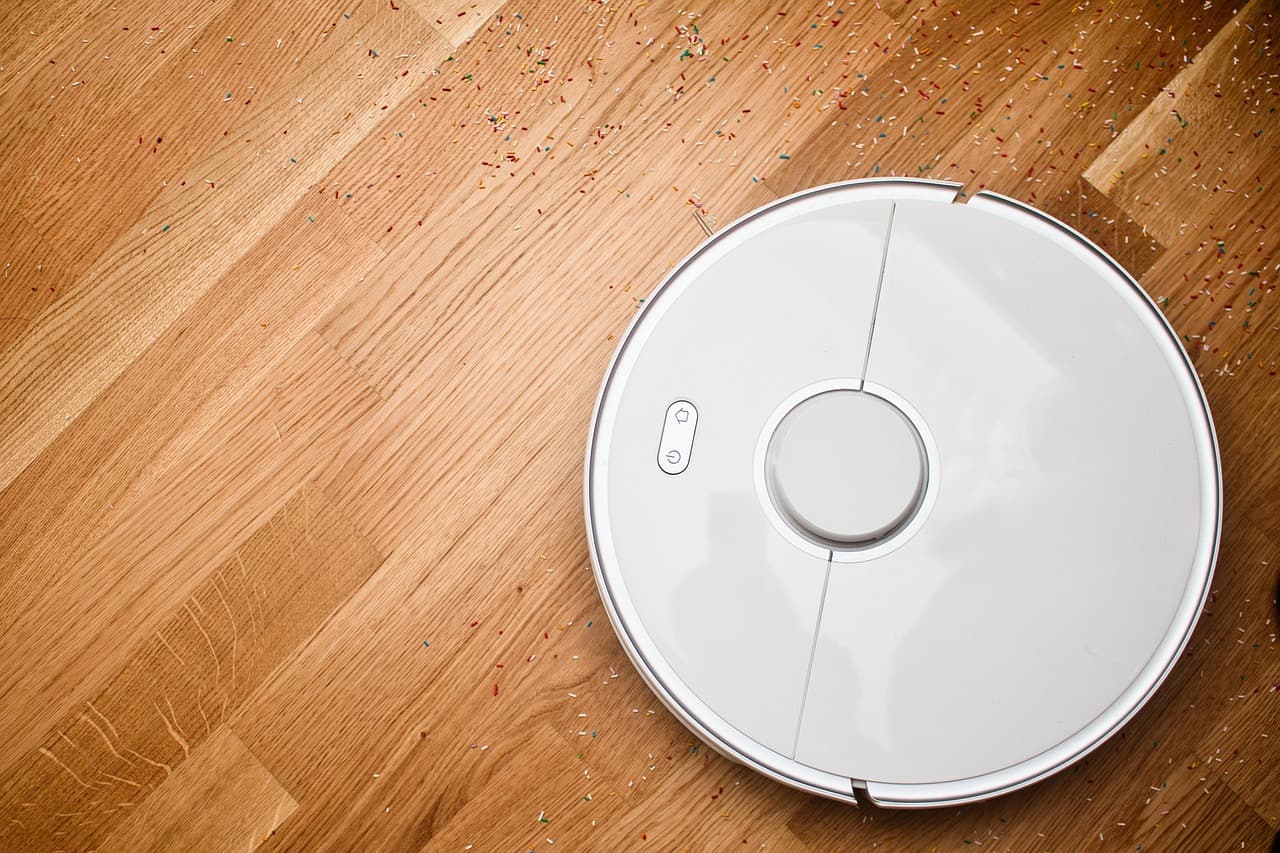 Robot Vacuums in 2026: Start With LiDAR, Then the Dock
