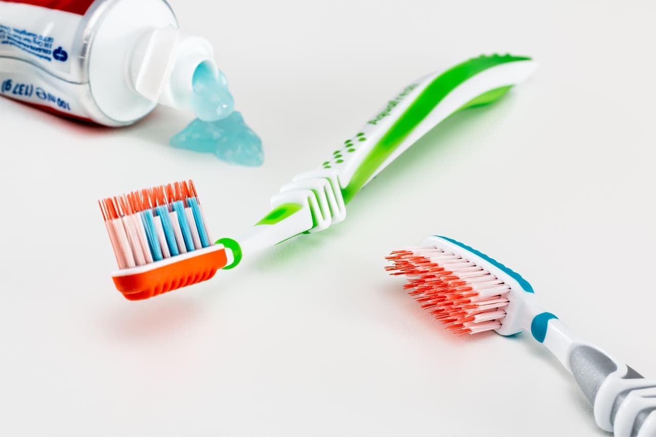Water Flosser vs String Floss: The One You'll Use Daily