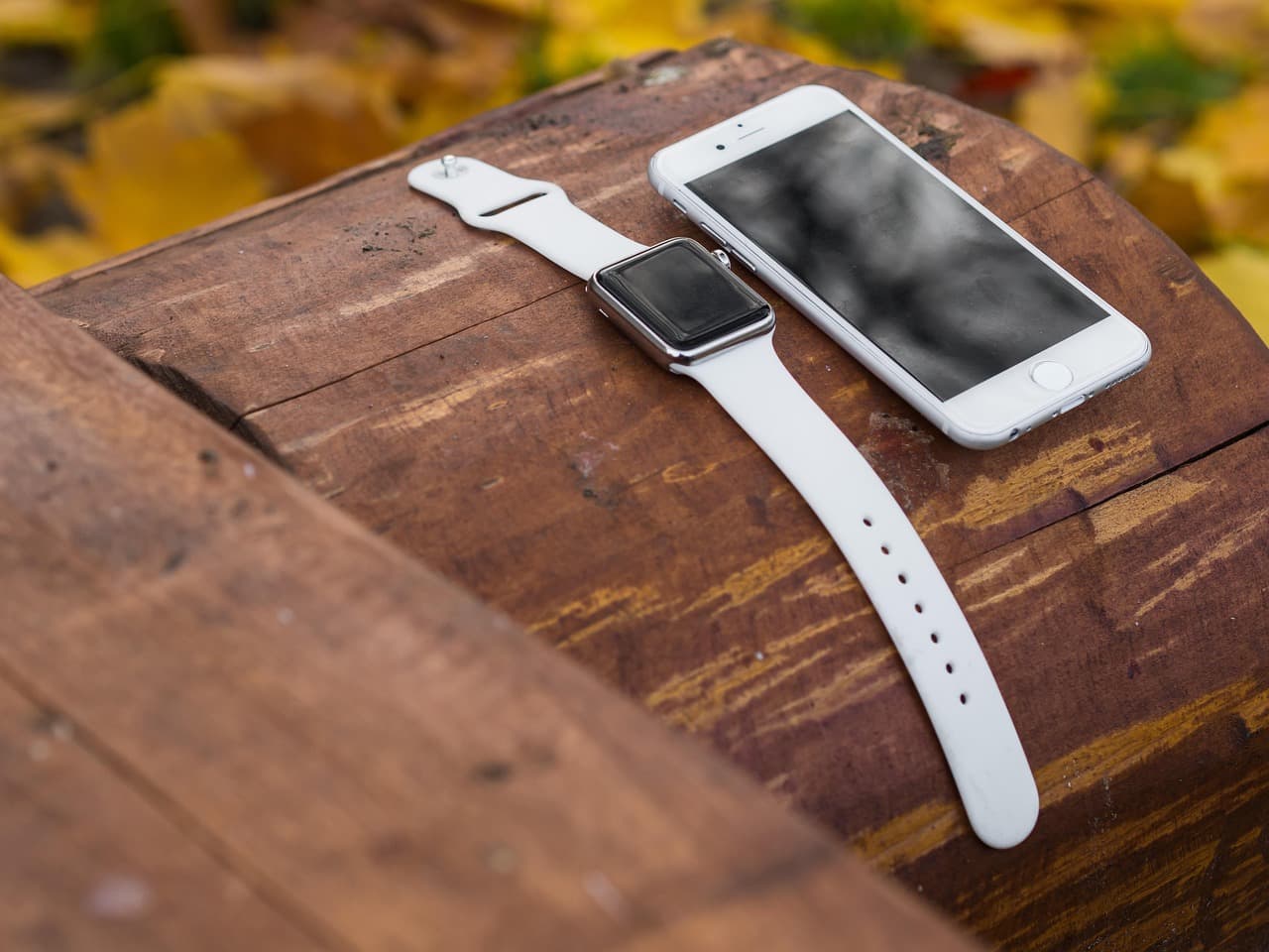 Apple Watch Series 10 vs Ultra 2: The Cheaper Watch Is the Newer One