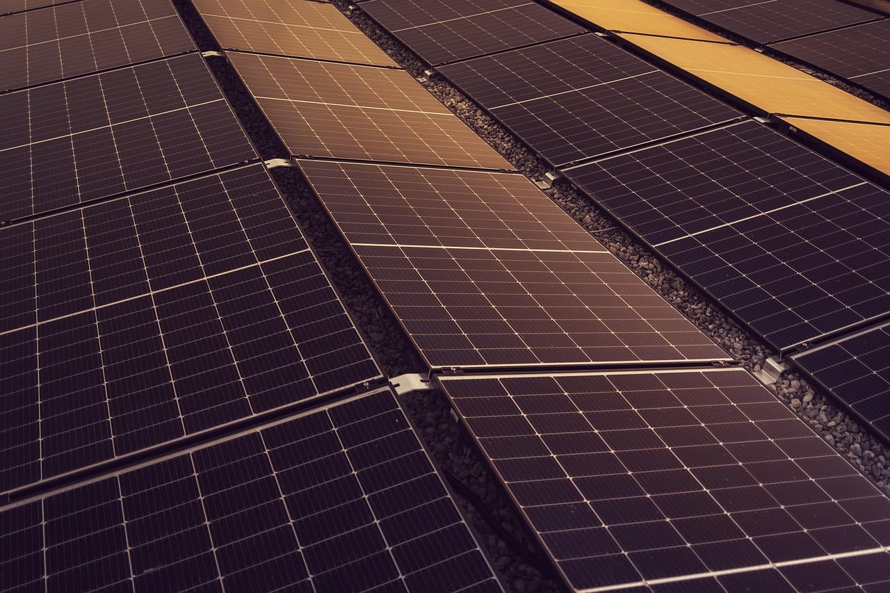 Jackery vs EcoFlow: Different Answers to the Same Blackout