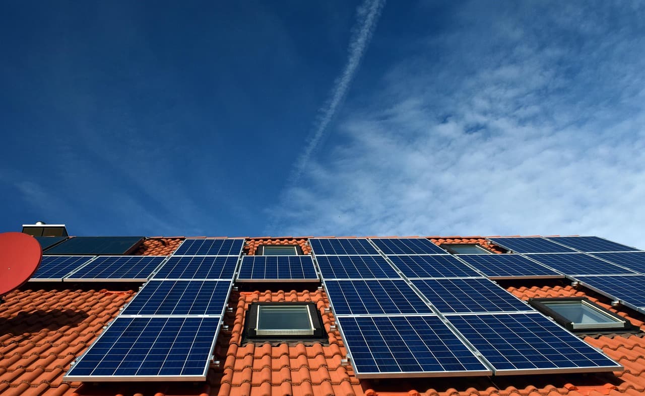 Solar Generator vs Portable Power Station: Kit or Separate?
